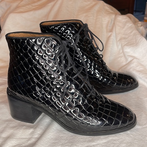 Jeffrey Campbell Talcott Patent Leather Booties size 9 - Picture 9 of 15